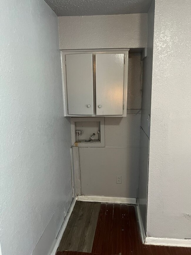 Building Photo - 749 Navaho Trail