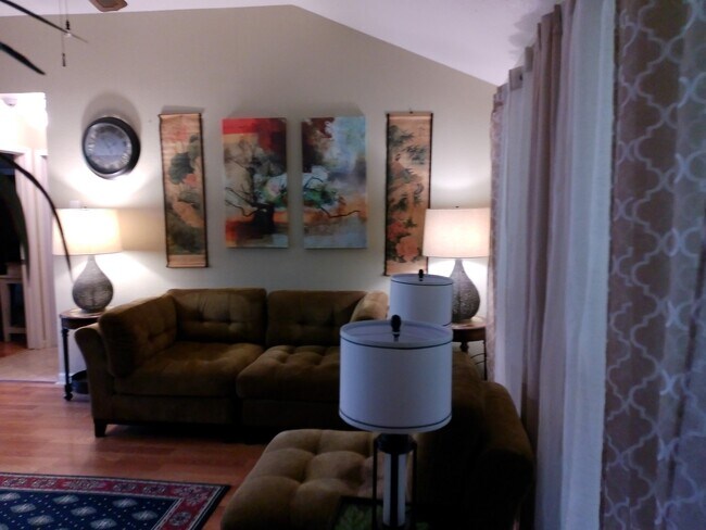 Building Photo - 335 Anchor Way