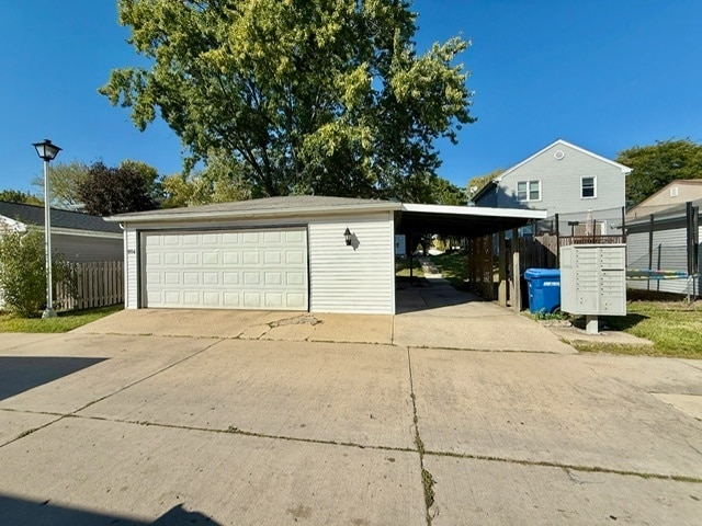Building Photo - 924 Britta Ln