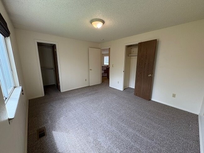 Building Photo - Settle Into Space & Comfort in This Fort Collins 3 Bedroom