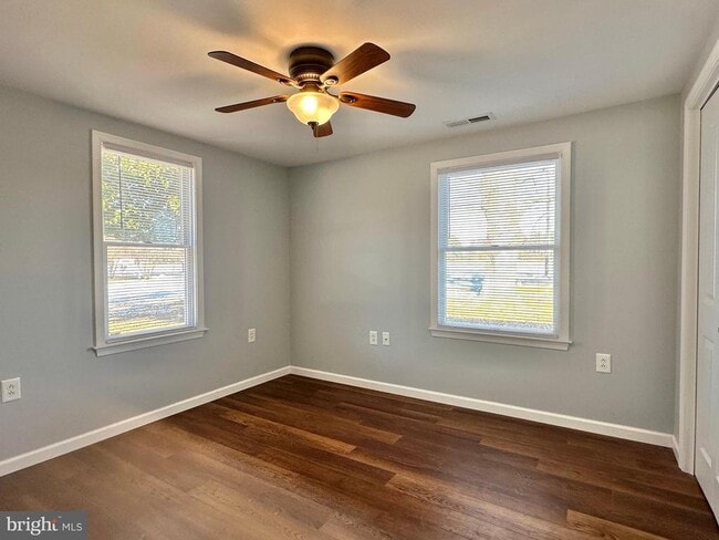 Building Photo - 10350 N Claiborne Rd