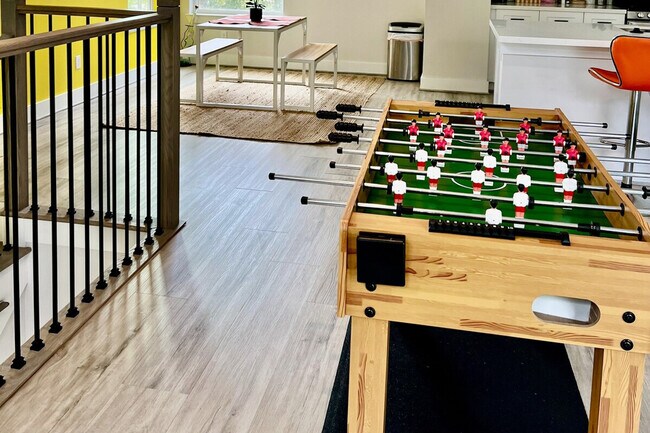 Building Photo - 2304 Live Oak St