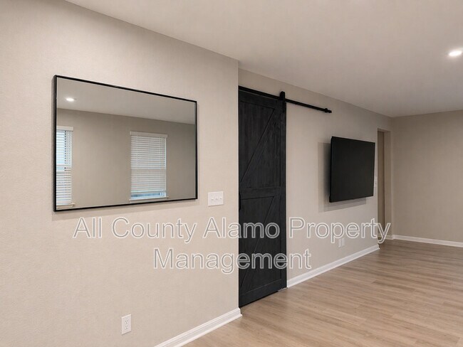 Building Photo - 420 Chaste Tree Dr