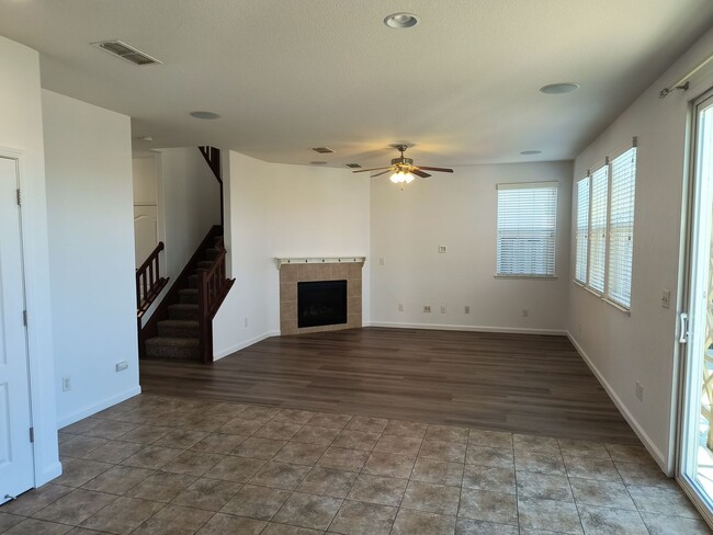 Building Photo - Beautiful 2 Story Home available now in Ro...