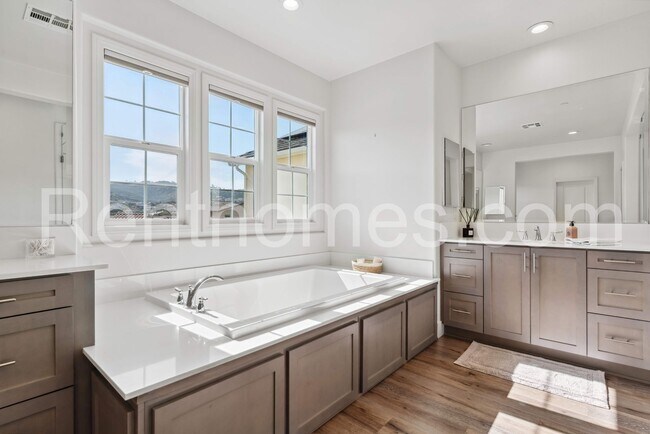 Building Photo - 21743 Deer Grass Dr