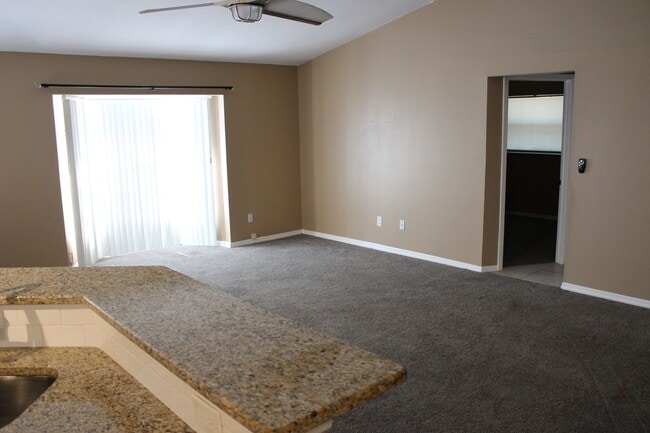 Building Photo - Updated 3 bedroom 2 bath in Greenbrook Estates