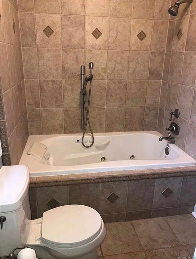 Building Photo - Beautifully Renovated 4bdrm/2.5bth Tri-Level Home Located on a Large Lot in Henrico County!!