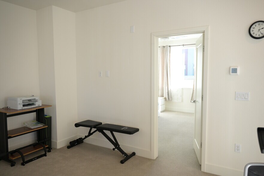 Building Photo - 45139 Challenge Cmn