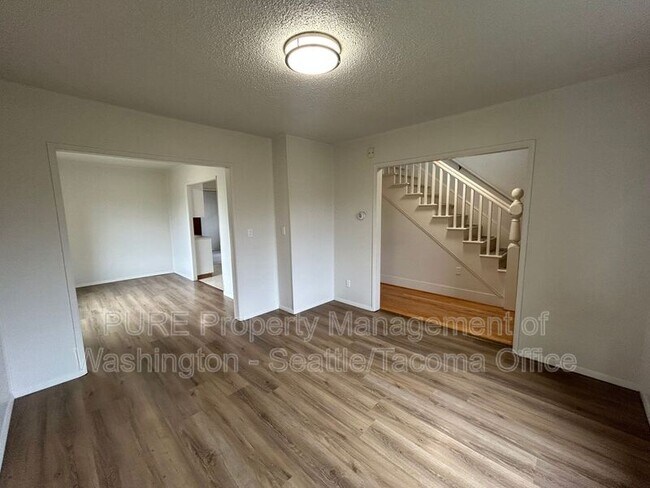 Building Photo - 3832 S Cushman Ave