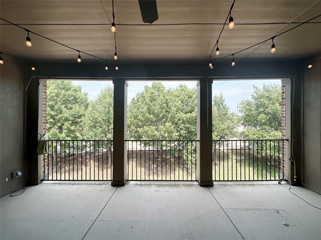 Building Photo - 2729 Troutt Dr