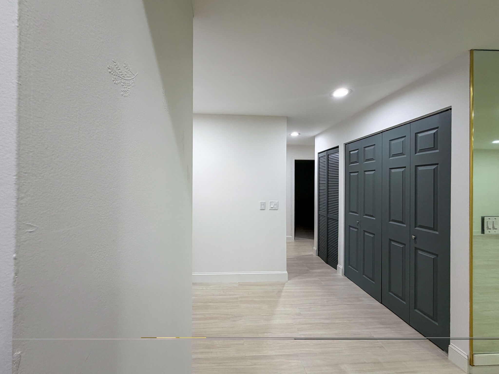 Hall Way - 13165 Chadwick Ct