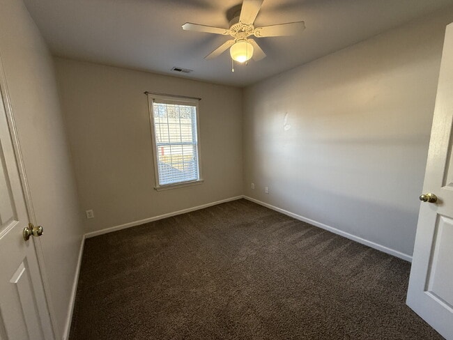 Building Photo - Charming 3-Bed, 2-Bath Home-106 Skipping Stone Lane