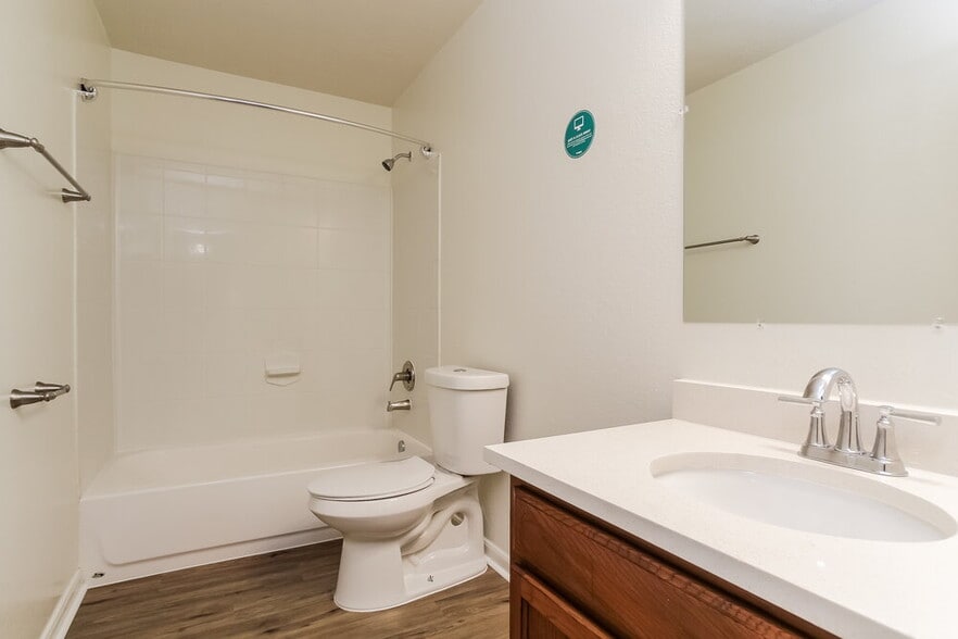 Building Photo - 8138 Sanders Glen Ln