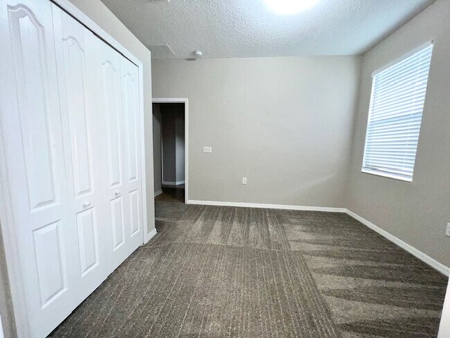 Building Photo - 9240 Black Hawk Ct