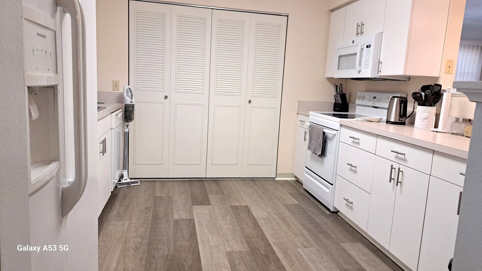 Building Photo - 4417 Tecumseh Trl