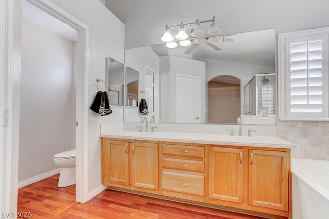 Building Photo - 5729 Janell Dr