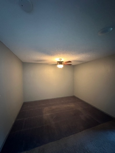 Building Photo - 4623 Hemlock Ln
