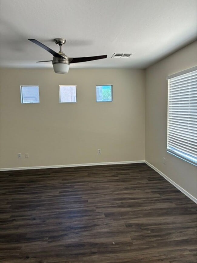 Building Photo - Spacious 4 Bedroom Home in Avondale!