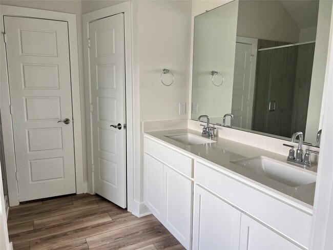 Building Photo - 10638 Whitejacket