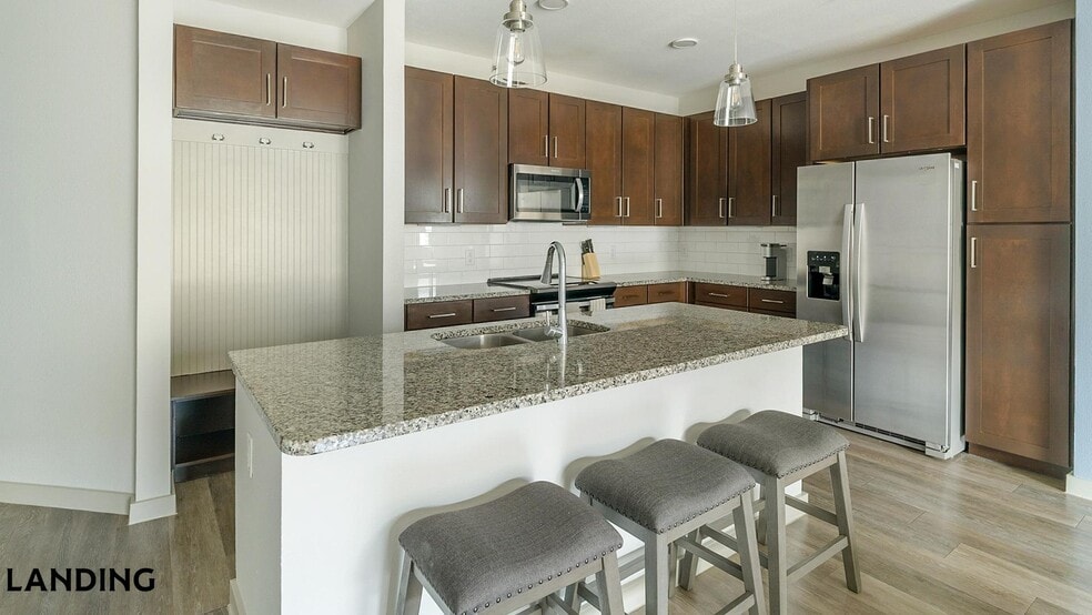 Building Photo - 20290 Park Lake View Dr