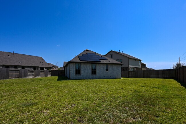 Building Photo - 3057 Pensacola Dr