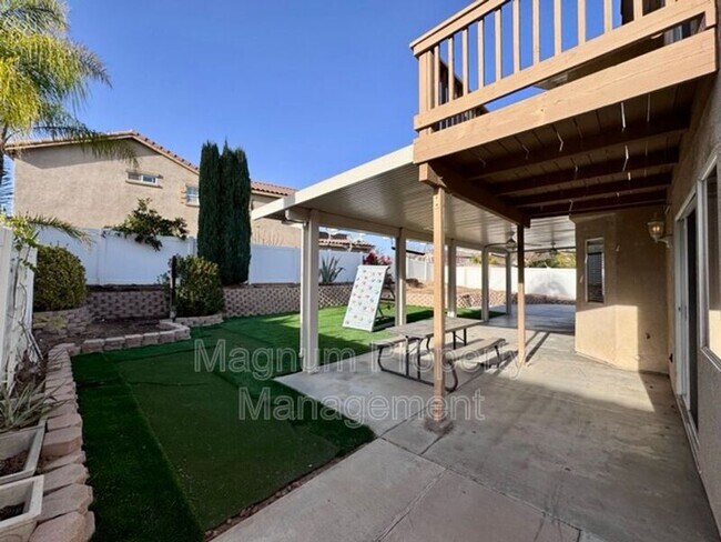 Building Photo - 40475 Crystal Aire Ct