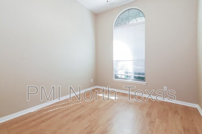 Building Photo - 2677 Pine Trail Dr