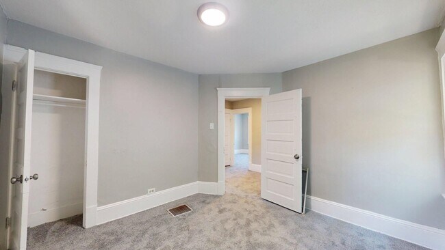 Building Photo - Cudell/West Blvd neighborhood; 4 bedroom/1 bath single family house for rent!