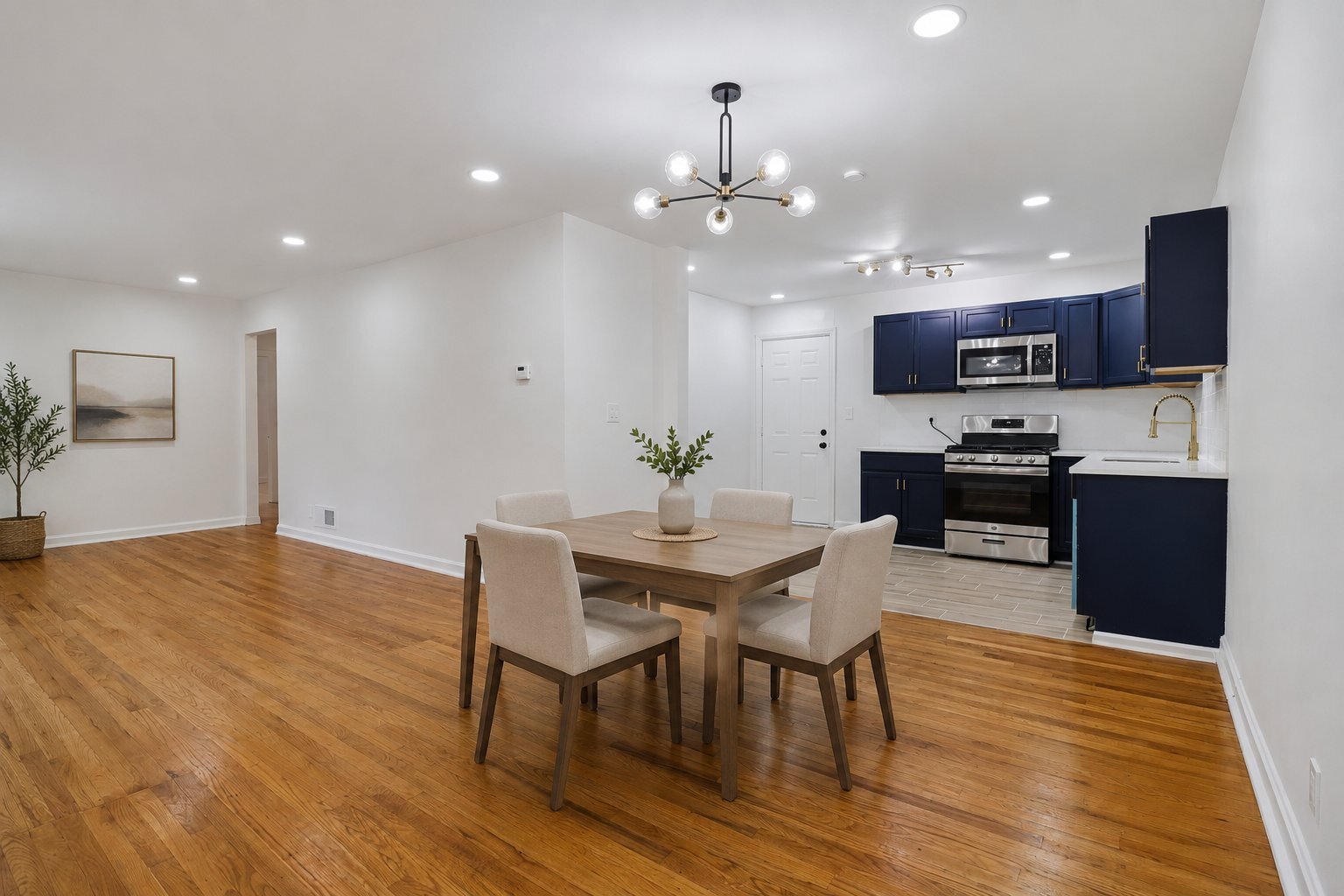 Building Photo - 3159 Bobolink Dr