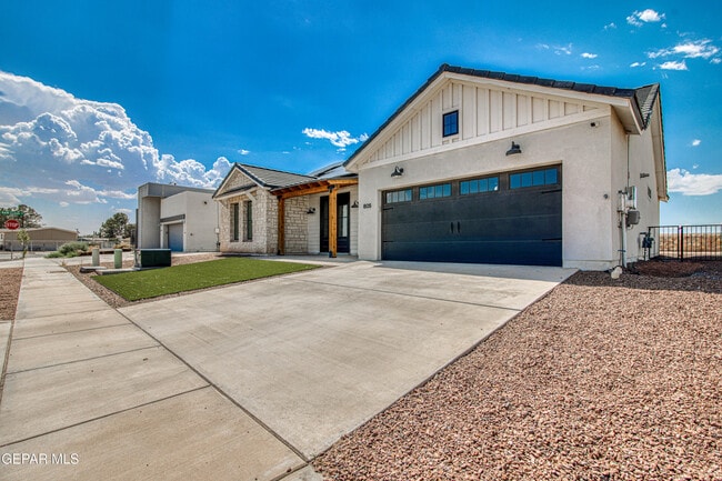 Building Photo - 805 Mormon Tea Dr