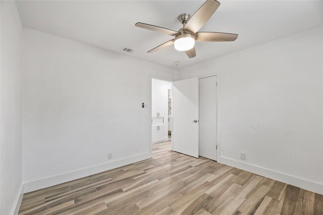 Building Photo - 2500 Audubon Pl