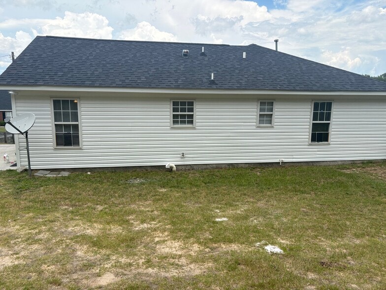 Building Photo - 2812 Cranbrook Dr