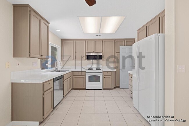 Building Photo - 741 Glencreek Dr