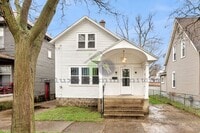 Building Photo - WEST SIDE! 2 Bedroom Single Family Home! JUST LISTED!