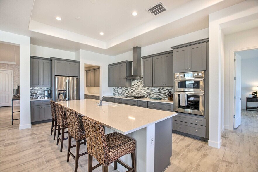 Building Photo - 16456 W Monterey Way