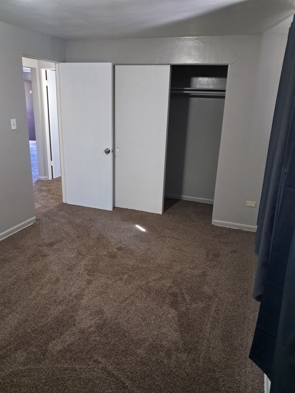 Building Photo - 1741 Clinton St