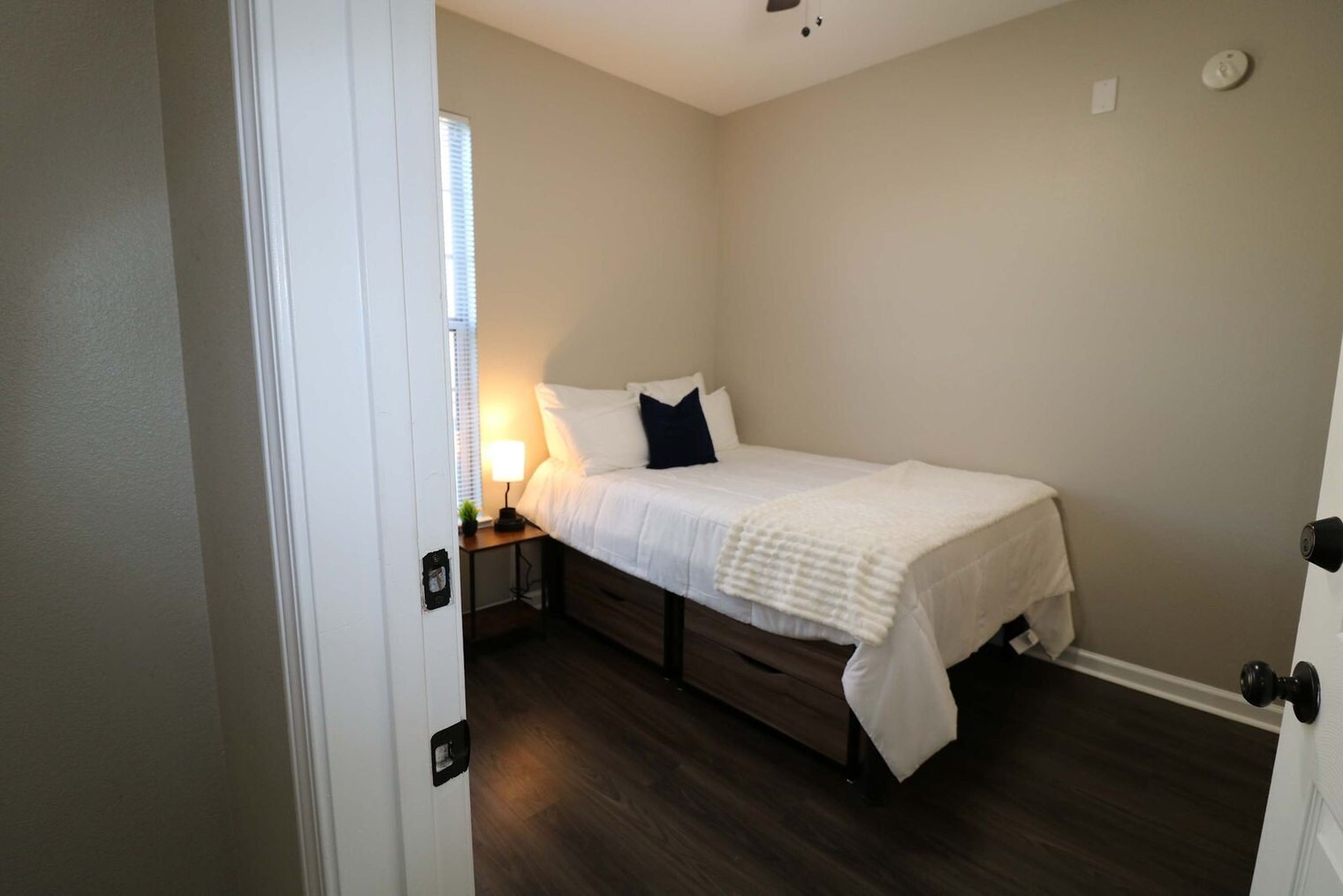 Building Photo - 490 Prospect Rd