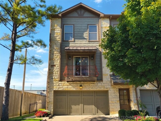 Primary Photo - 1331 E 41st Pl