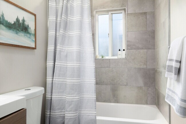 Building Photo - 1207 Florence St
