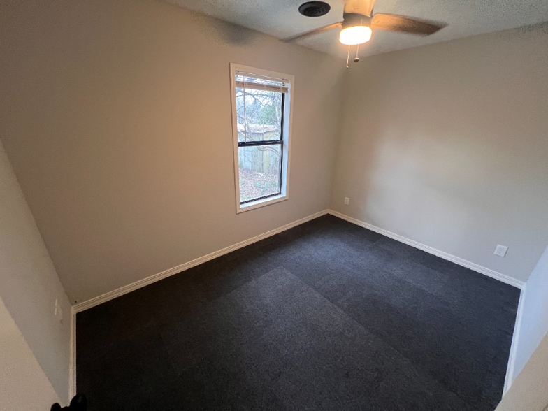 Building Photo - 621 Co Rd 207