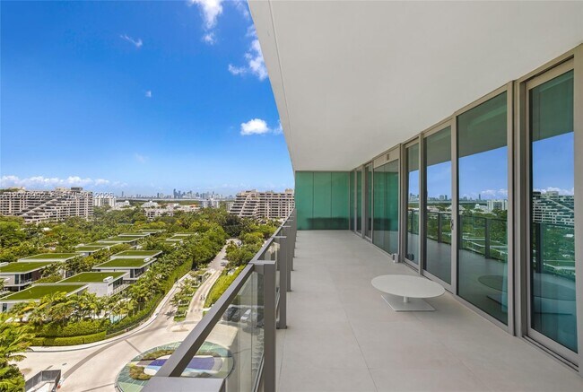 Building Photo - 360 Ocean Dr