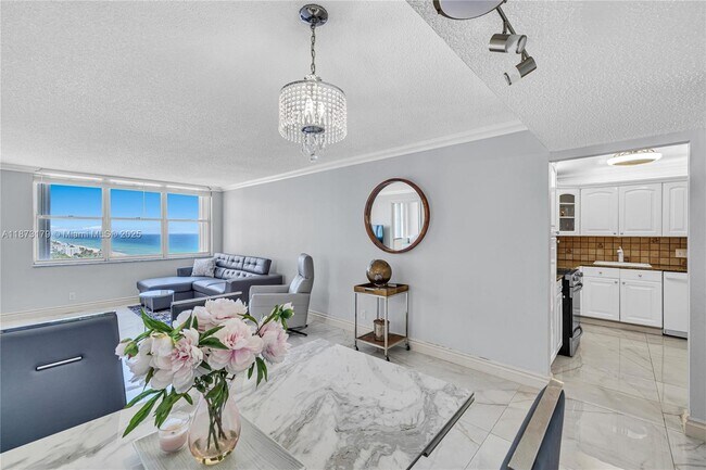 Building Photo - 2201 S Ocean Dr