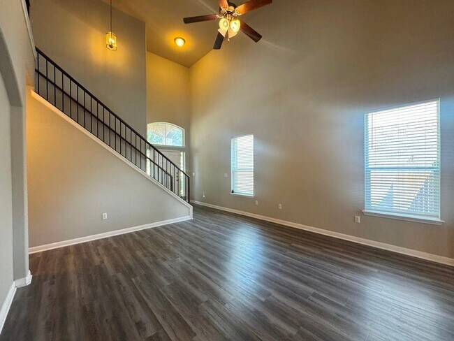 Building Photo - 120 Kingfisher Ln