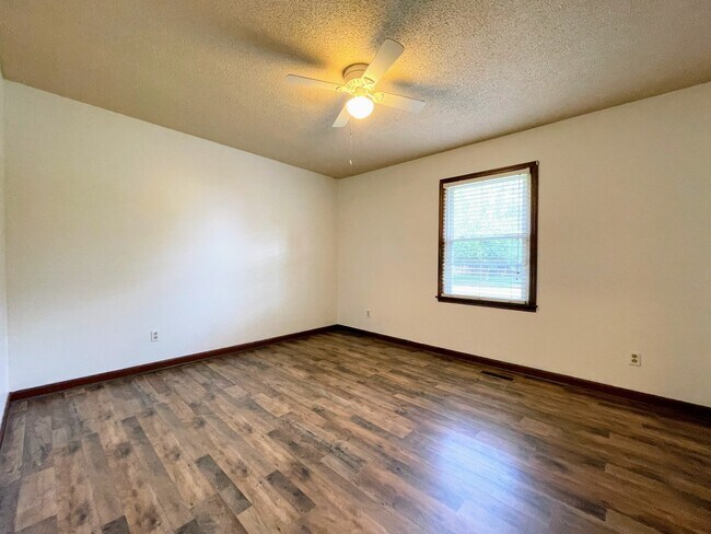 Building Photo - 112 Hazelwood Dr