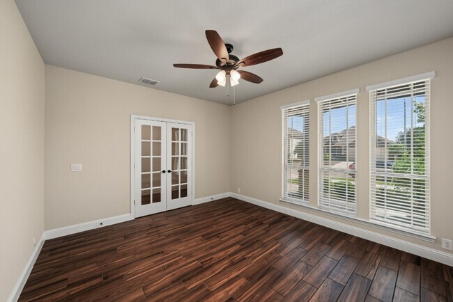 Building Photo - 504 Ridgewater Trail