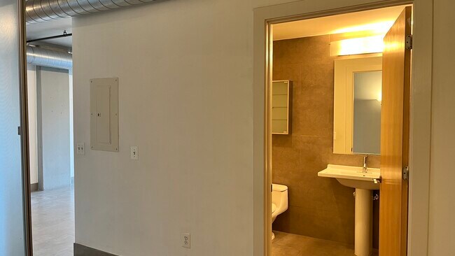 Building Photo - 1133 14th St NW