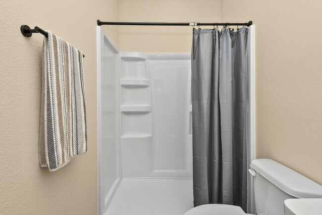 Building Photo - 1220 E Pacific St