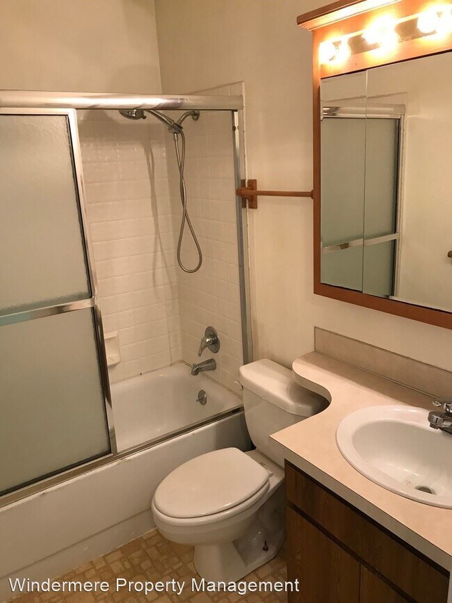 Building Photo - 1 br, 1 bath House - 819 High St. #313