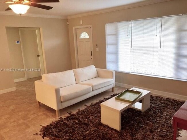 Building Photo - 216 SE 5th St