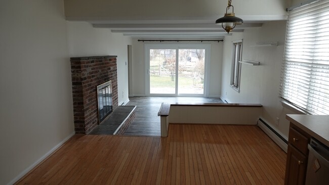 Building Photo - 593 Watford Ln